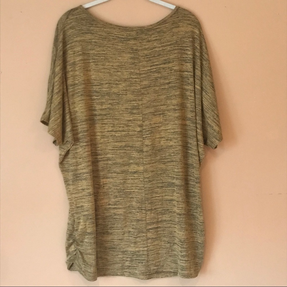 Bobbie Brooks Plus Size Short Sleeve Knitted Top - Picture 6 of 7